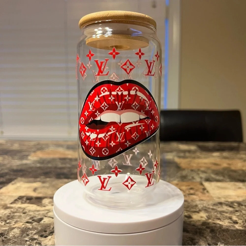 Stylish Red Lips 16 oz Glass Tumbler w/ Straw